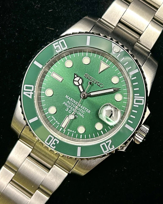 Submariner Style Green/Green Hulk Ceramic Diver Bezel Sapphire Crystal 40Mm