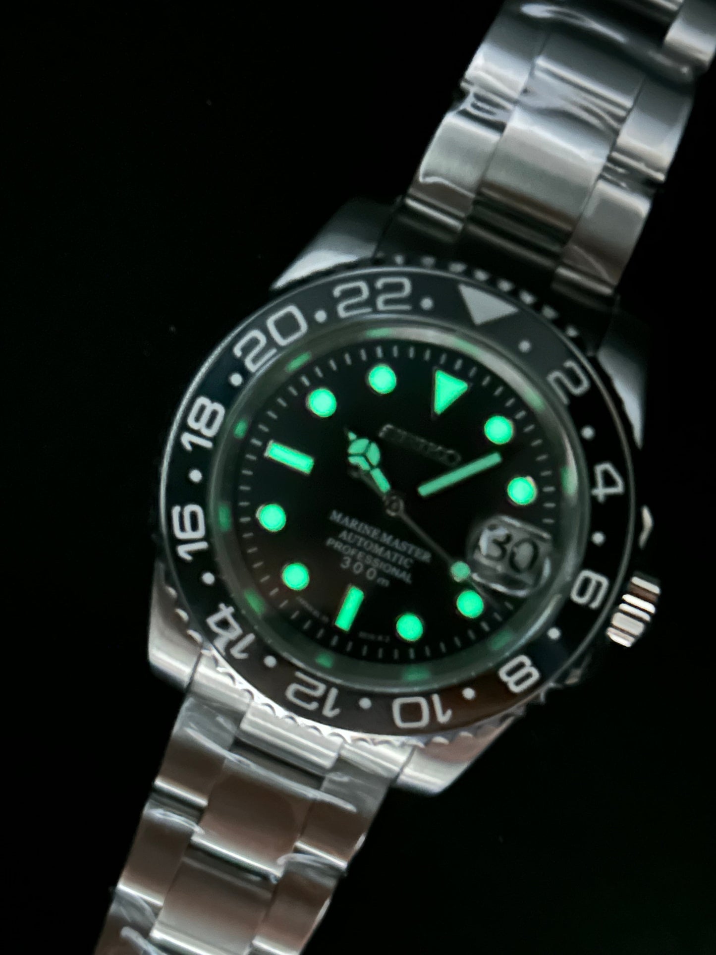 4-Hand Nh34 Gmt Ceramic Green/Black Sprite Bezel Sapphire Crystal 40Mm