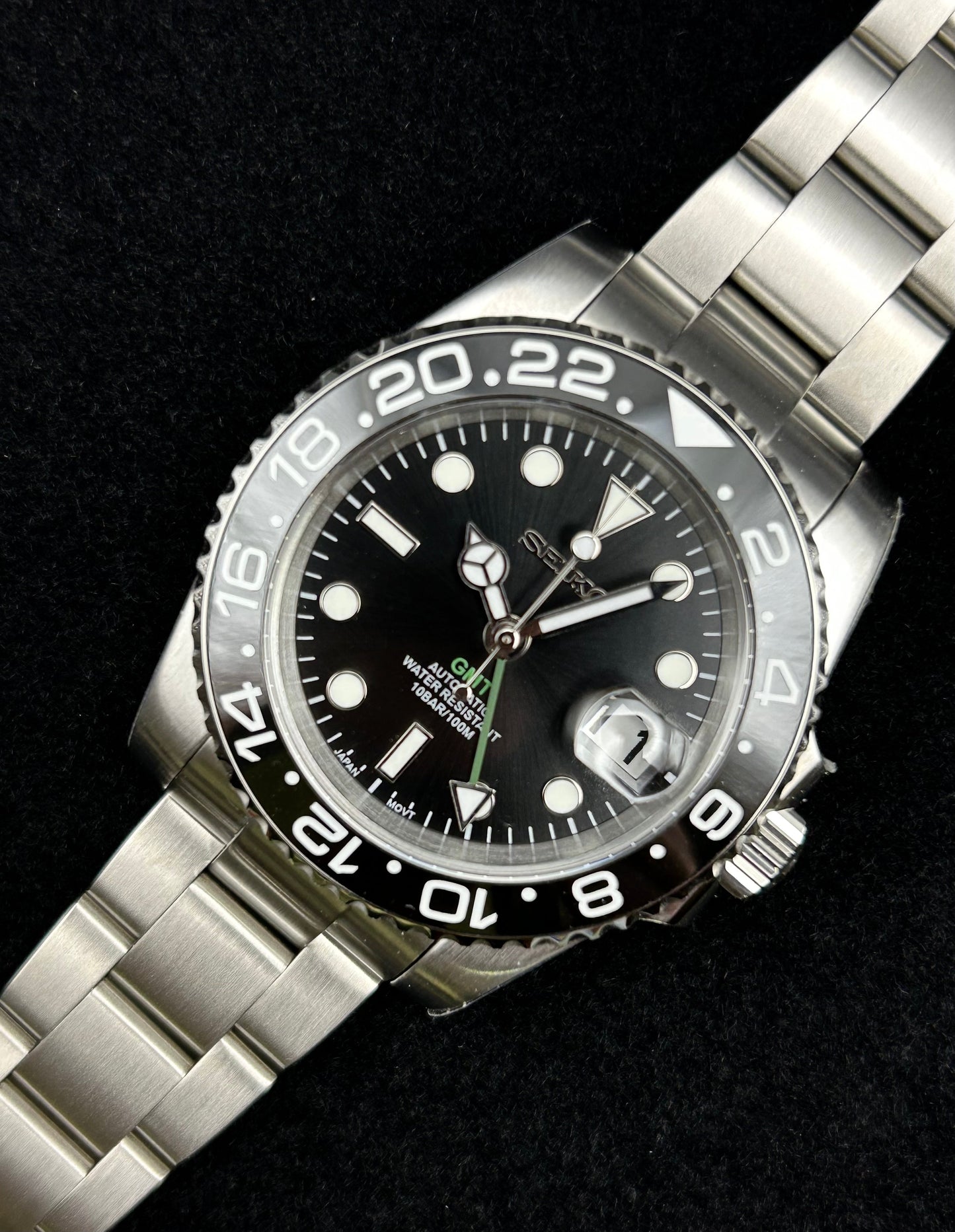 4-Hand Nh34 Gmt Ceramic Black Bezel Sapphire Crystal 40Mm