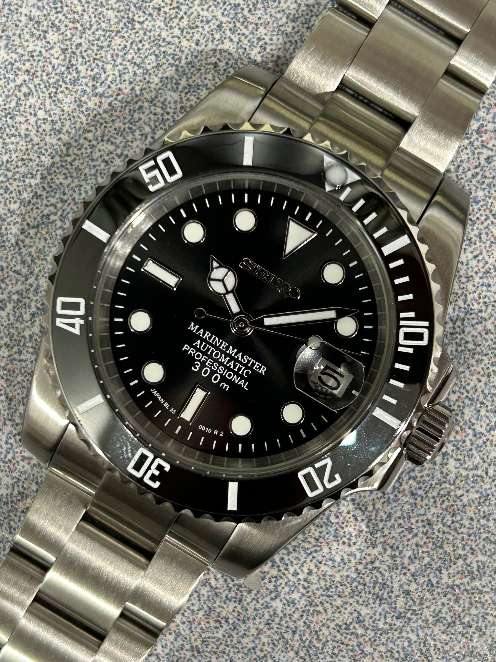 Submariner Style Ceramic Black Diver Bezel Sapphire Crystal 40Mm