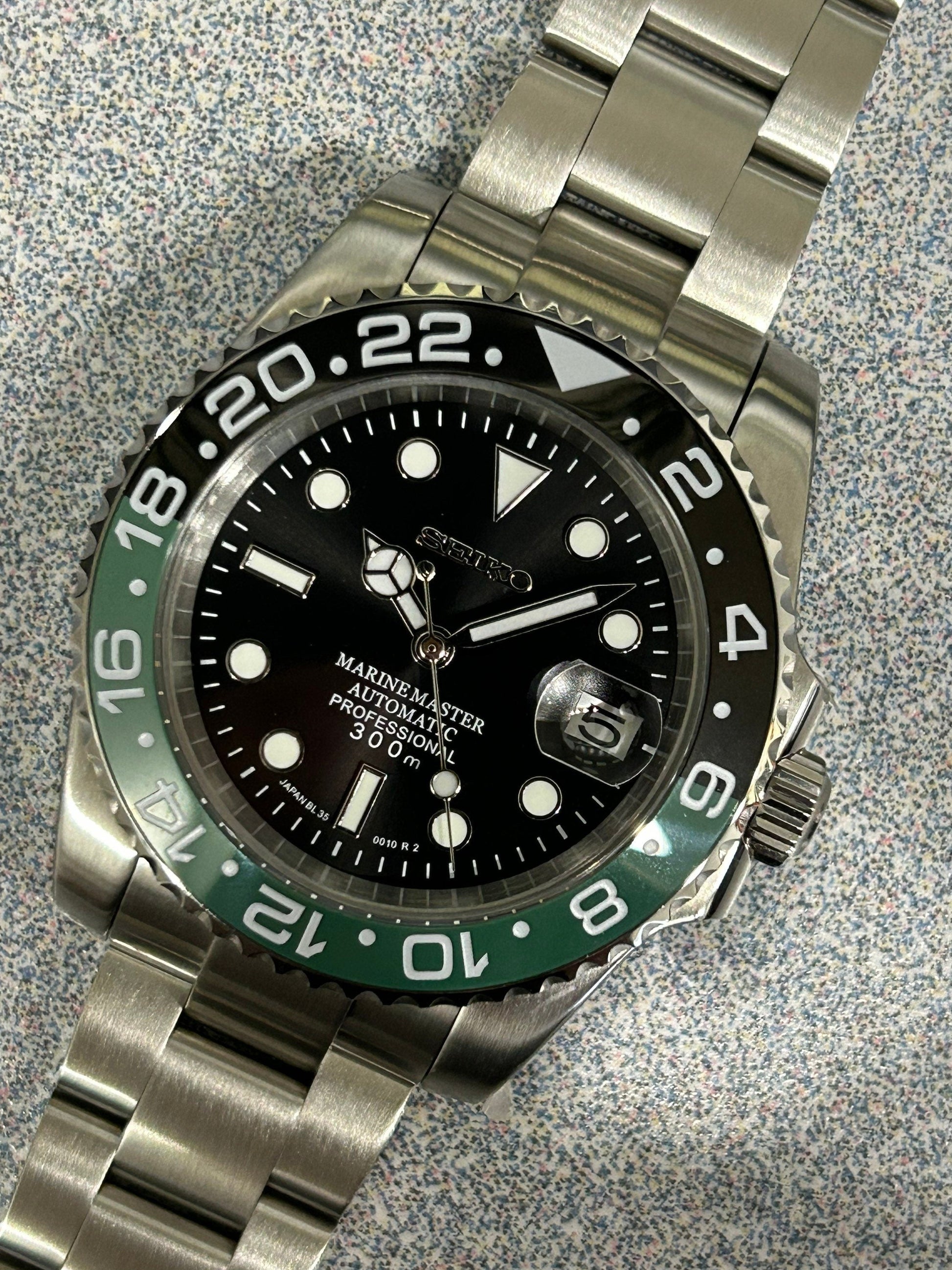 Submariner Style Ceramic Green/Black Sprite Gmt Bezel Sapphire Crystal 40Mm