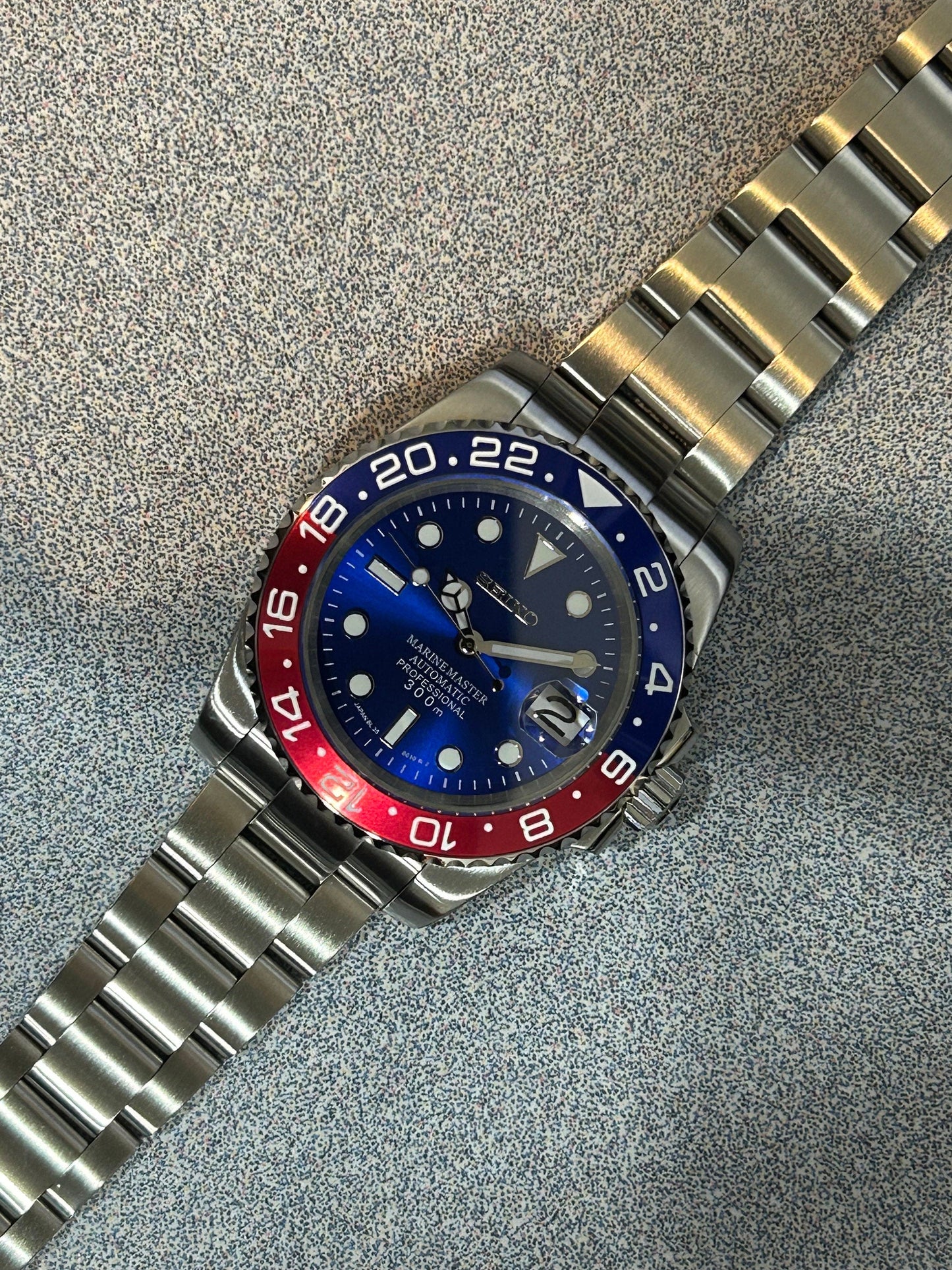 Submariner Style Blue/Red Pepsi Gmt Bezel Sapphire Crystal 40Mm