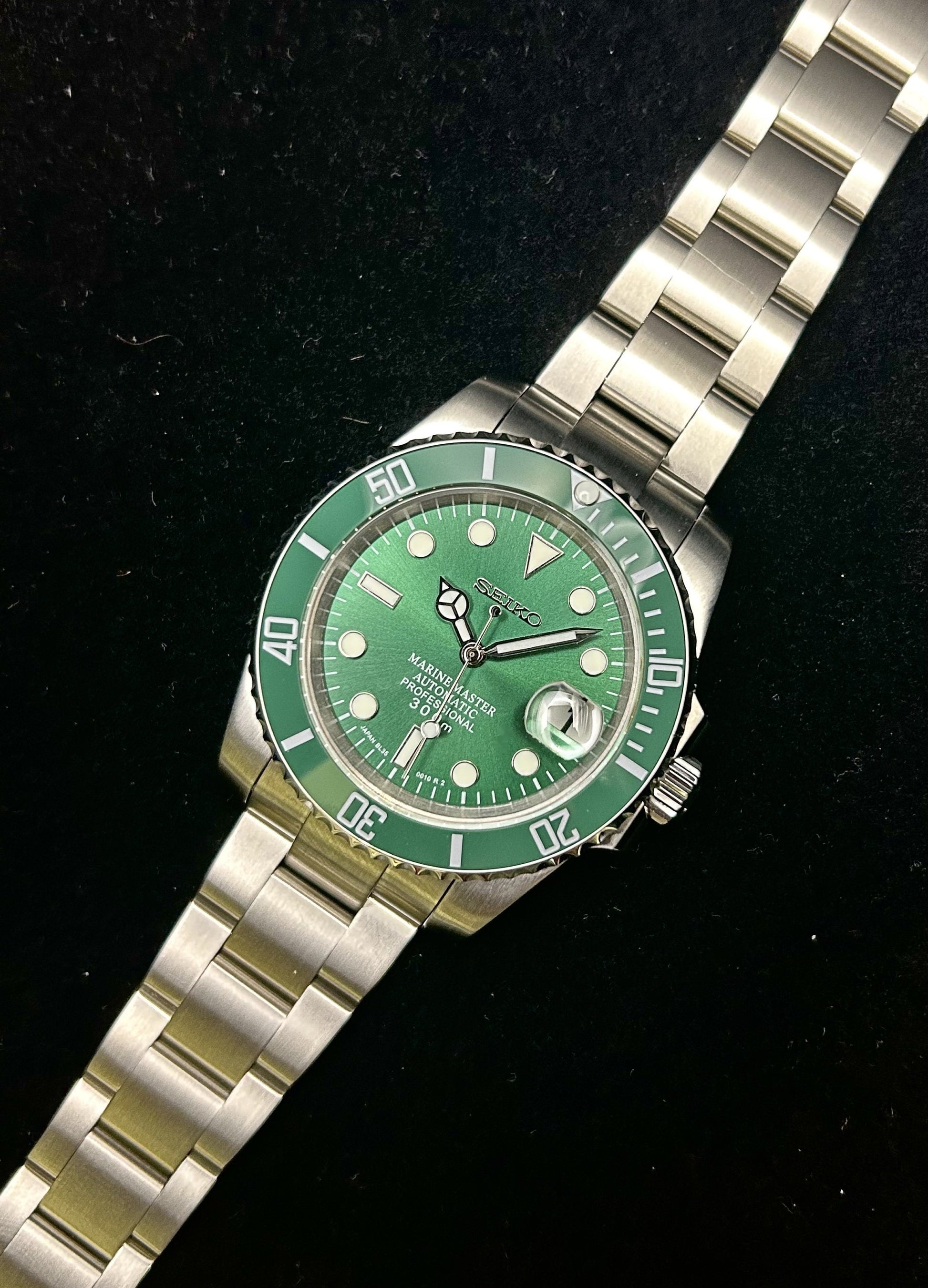 Submariner Style Green/Green Hulk Ceramic Diver Bezel Sapphire Crystal 40Mm