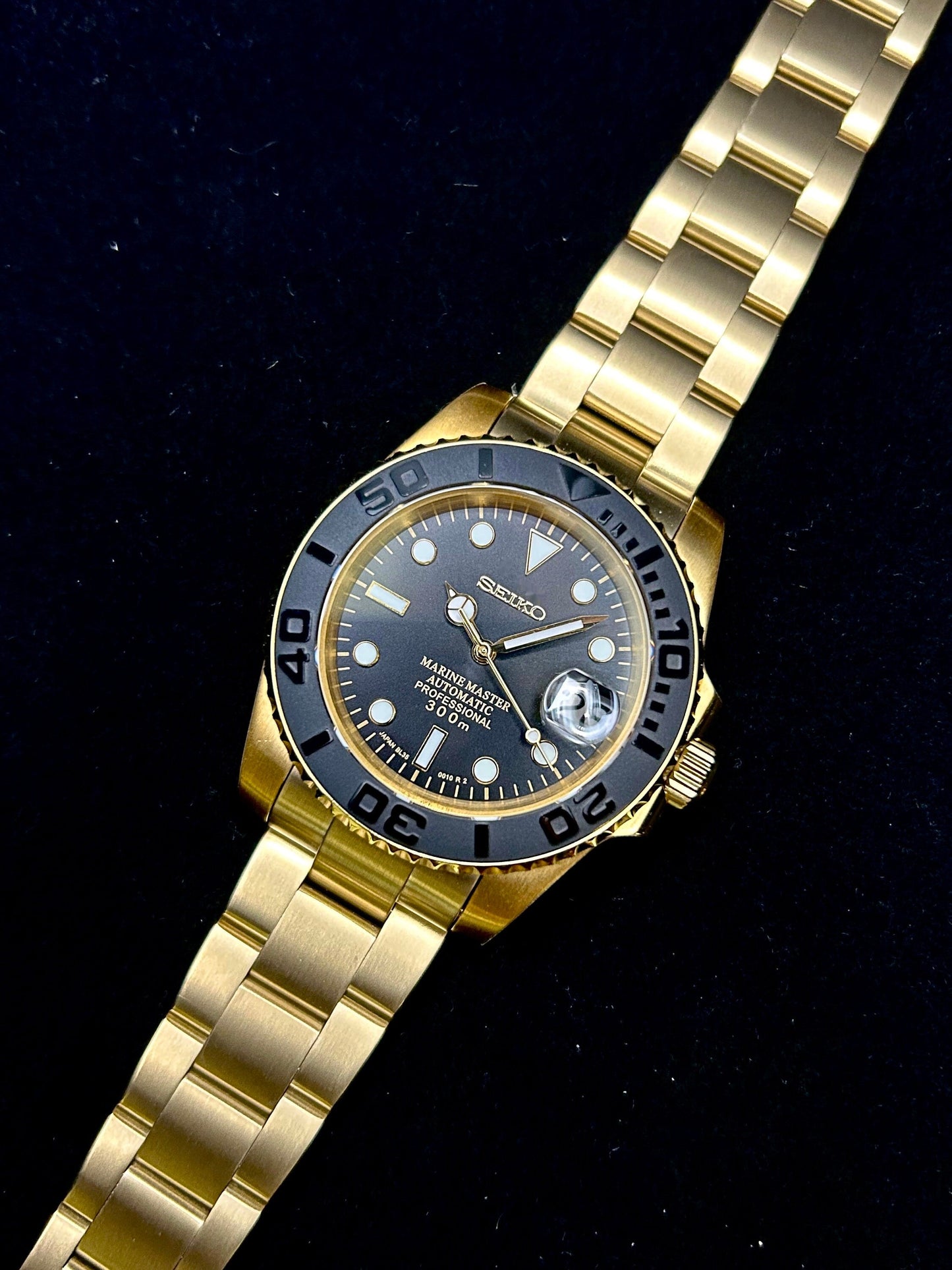 Gold Submariner Style Ceramic Black Yachtmaster-Style Bezel Sapphire Crystal 40Mm