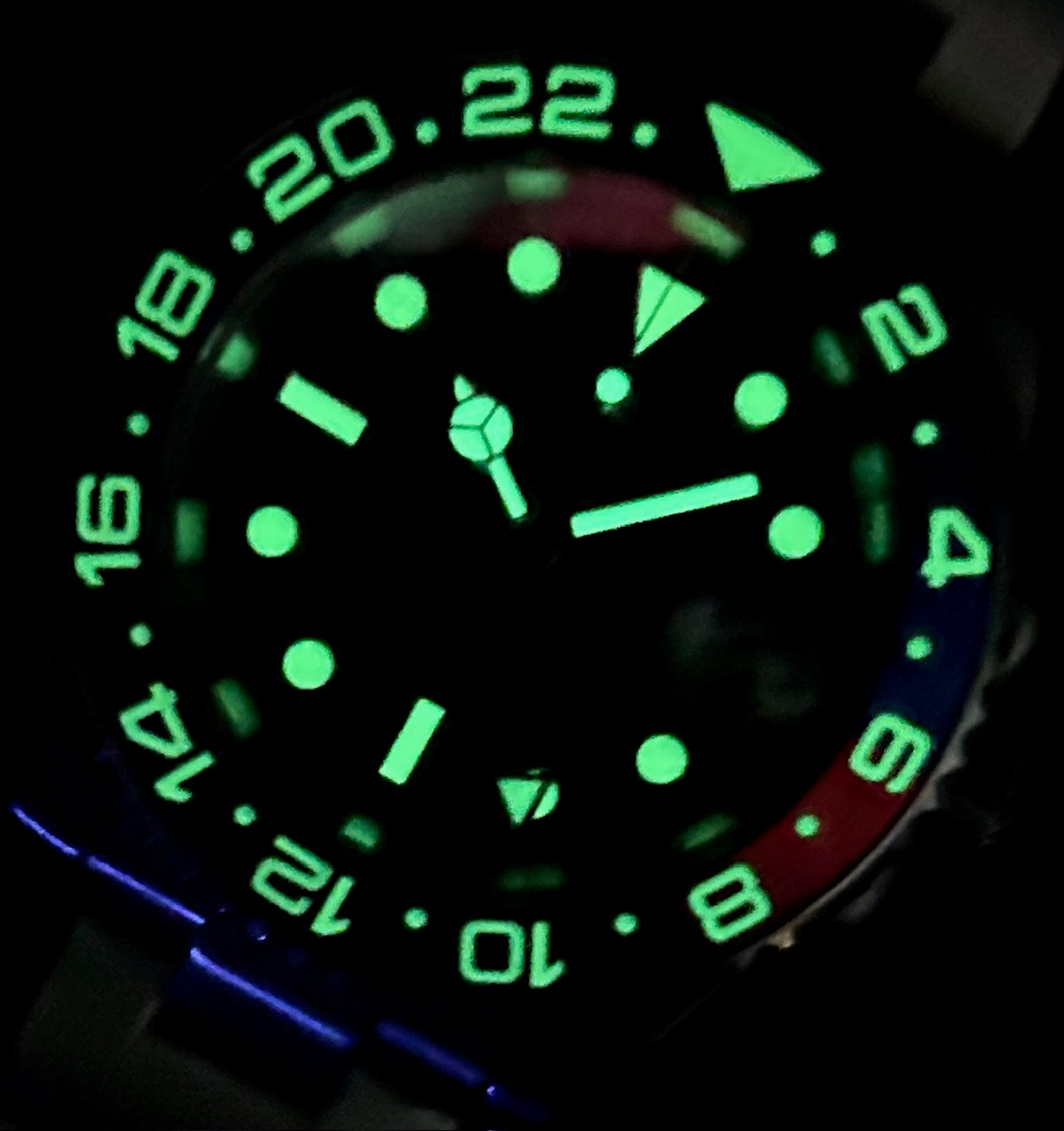 4-Hand Nh34 True Gmt Red/Blue Pepsi Bezel Sapphire Crystal 40Mm Lume Dial/Hands